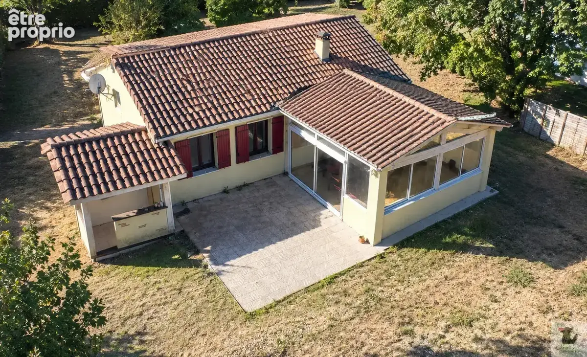 Maison à CREYSSE