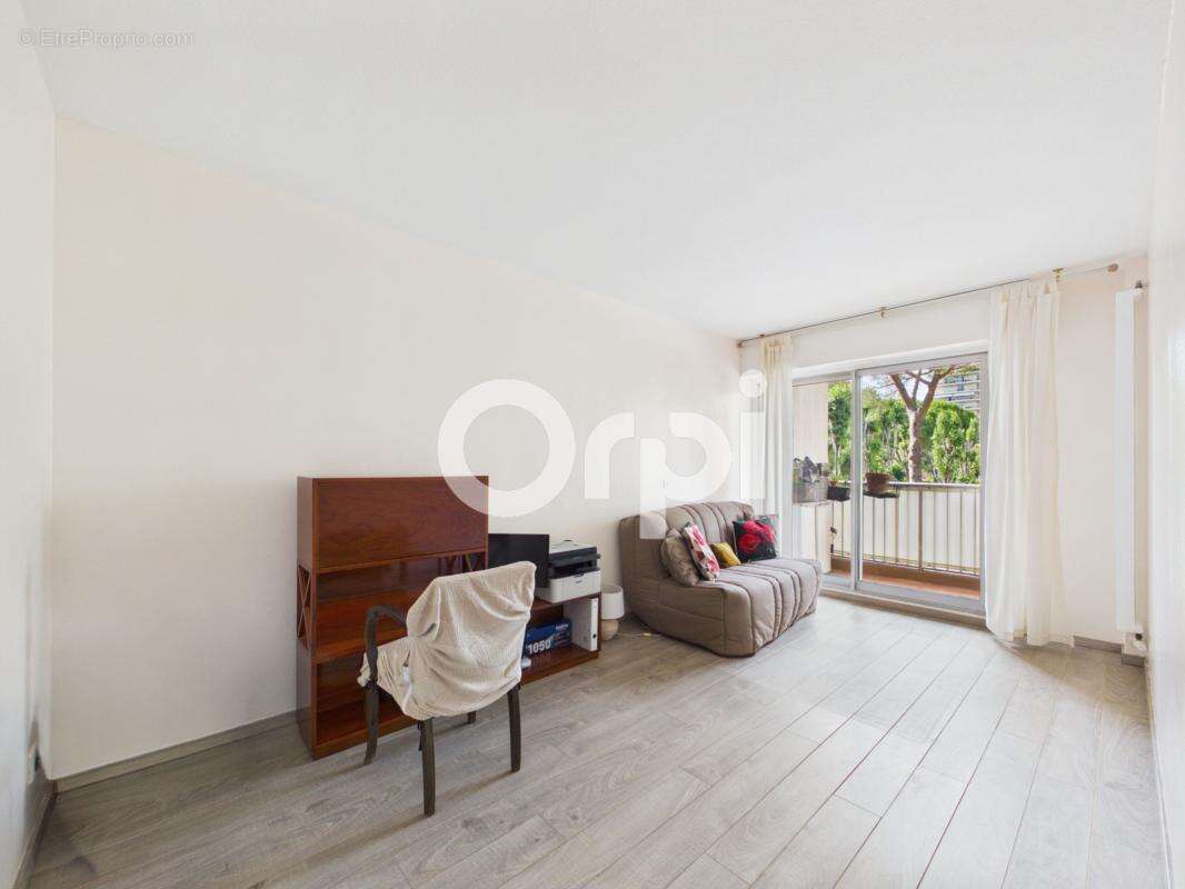 Appartement à MANDELIEU-LA-NAPOULE