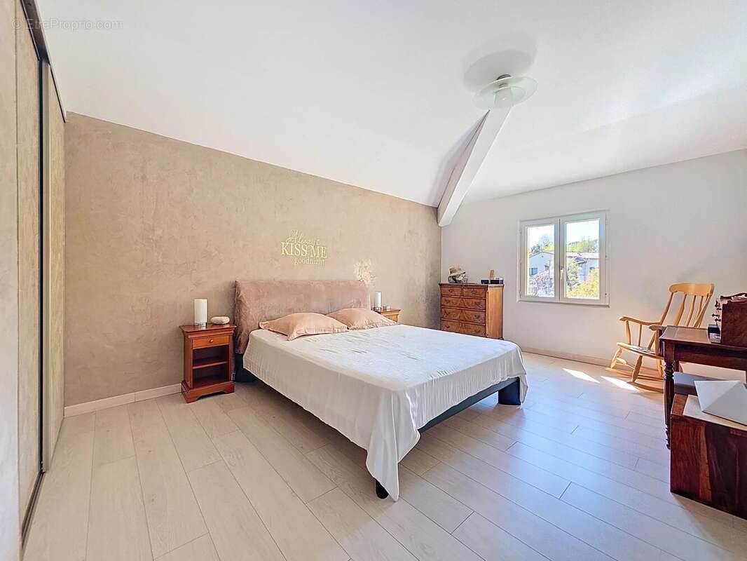 Maison à ROQUEFORT-LES-PINS