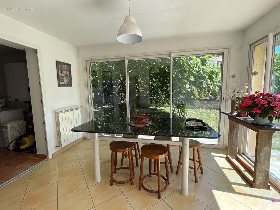 Maison 250 m² à Pujaut  - photo 7