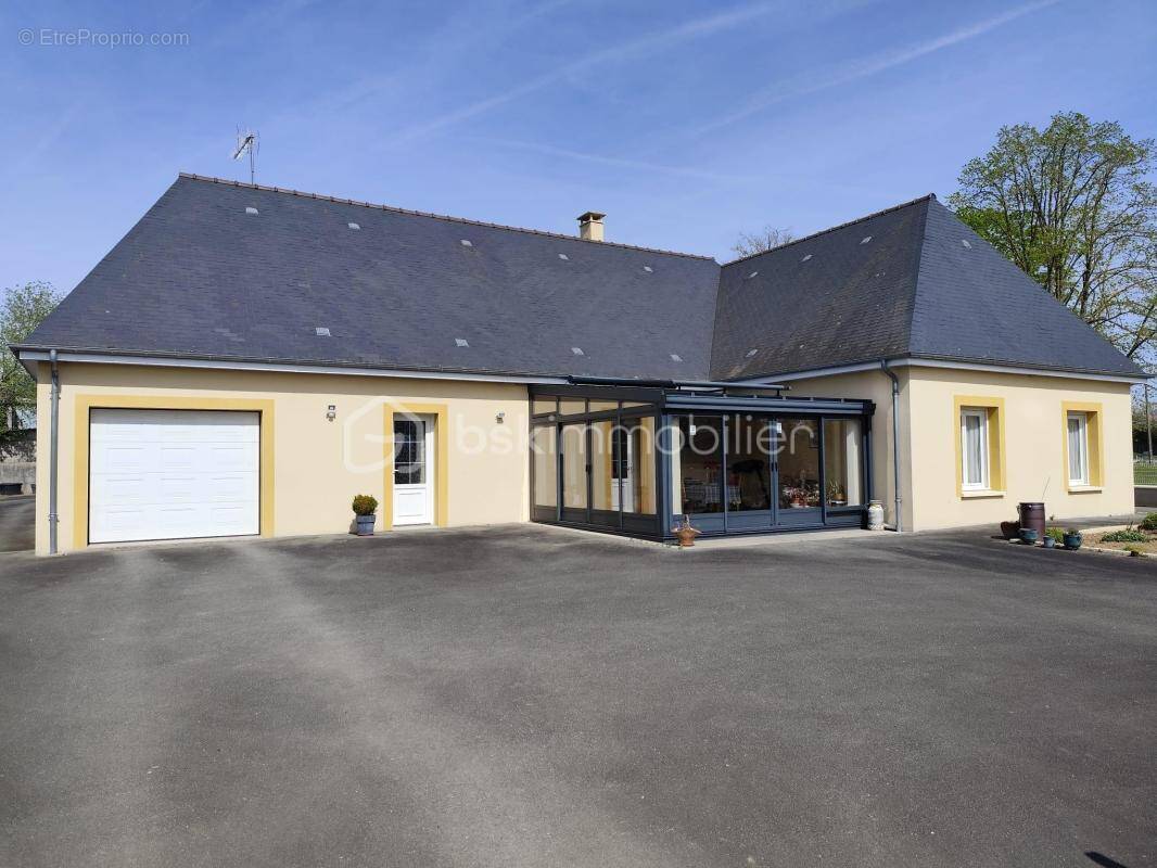 Maison à COUTERNE