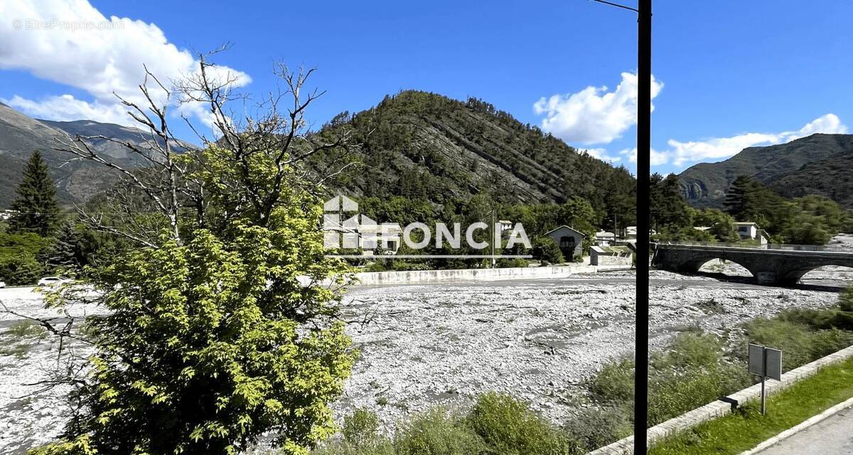 Appartement à LA JAVIE