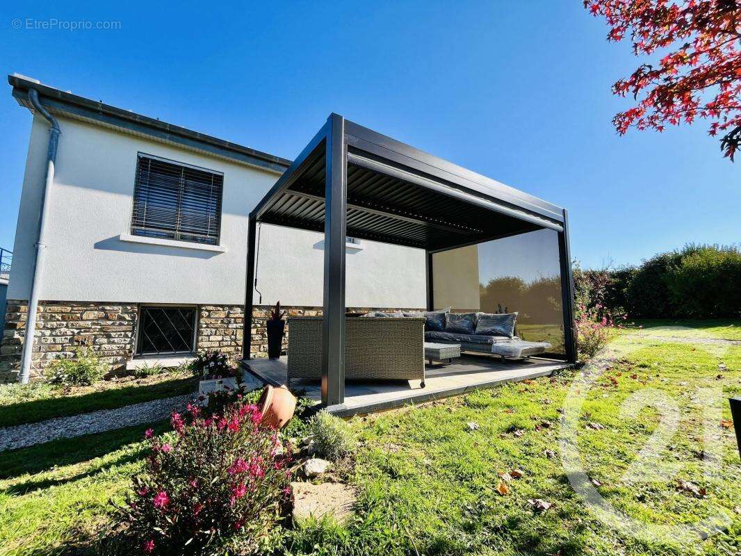 Maison à SAINT-YRIEIX-LA-PERCHE