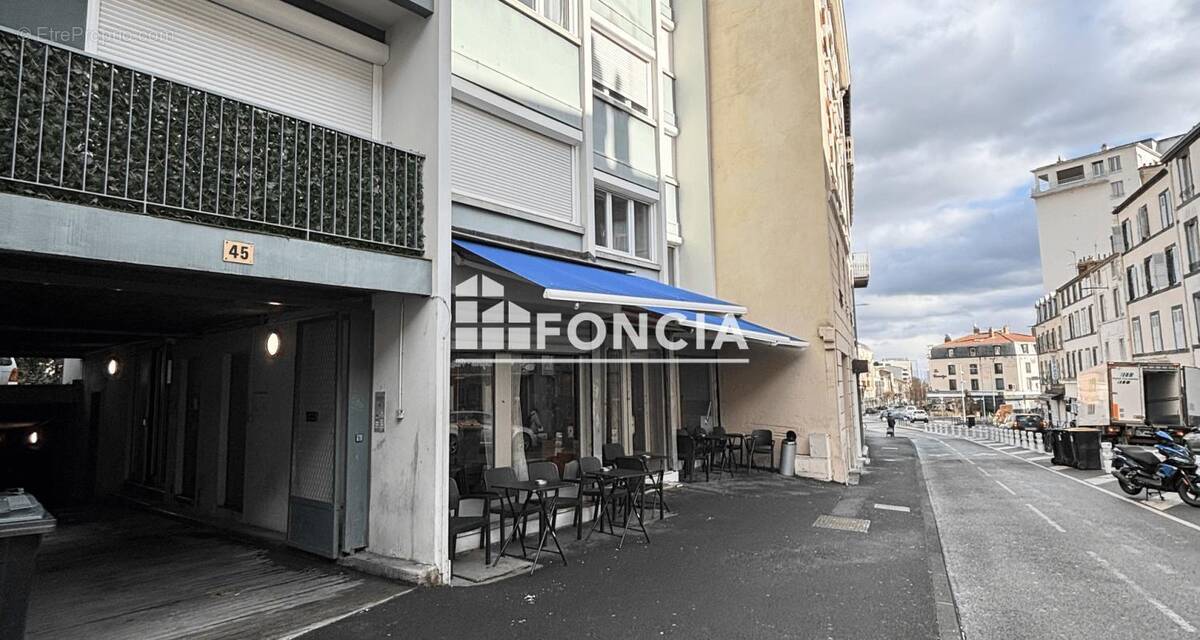 Parking à CLERMONT-FERRAND