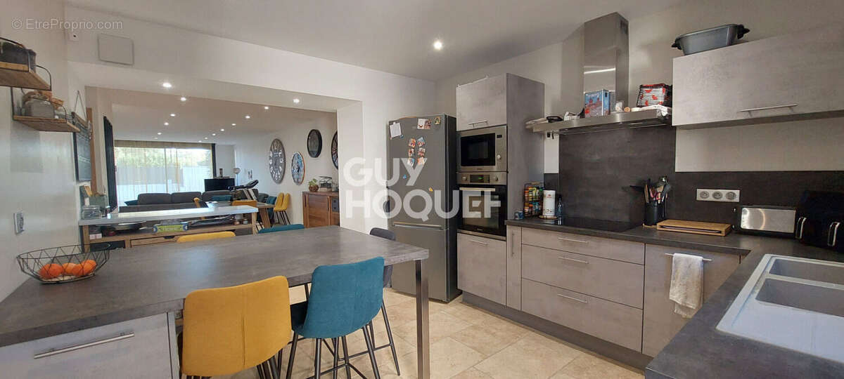 Maison à L&#039;ISLE-SUR-LA-SORGUE