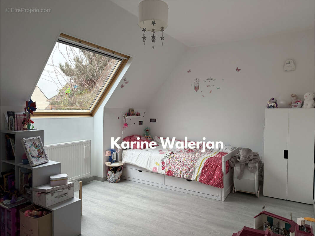 Maison à COURRIERES