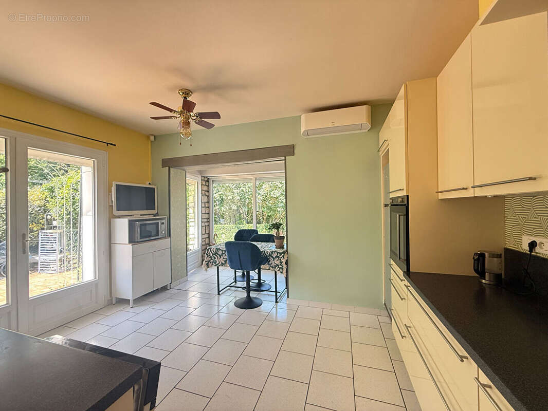 Ensemble immobilier avec deux maisons et piscine à Pujols - photo 7