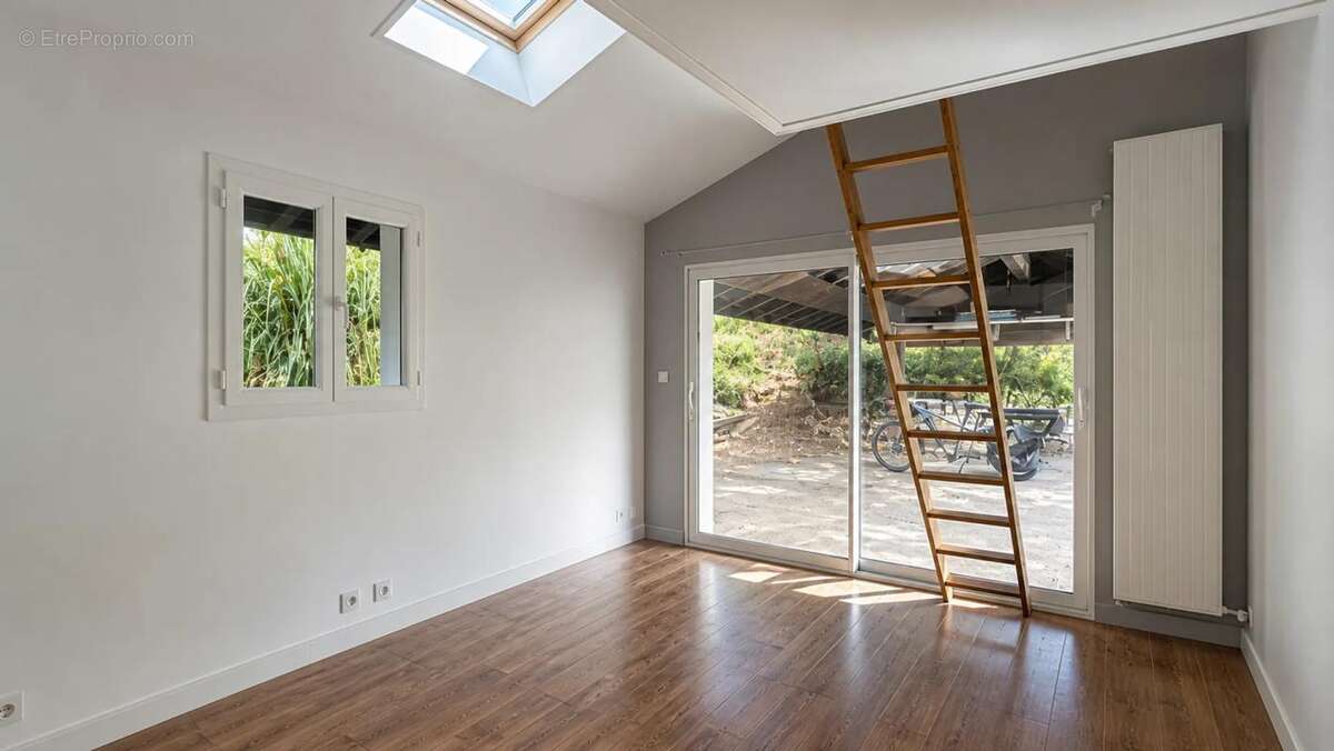 Maison de 10 pièces de 258 m² à Bayonne - photo 9