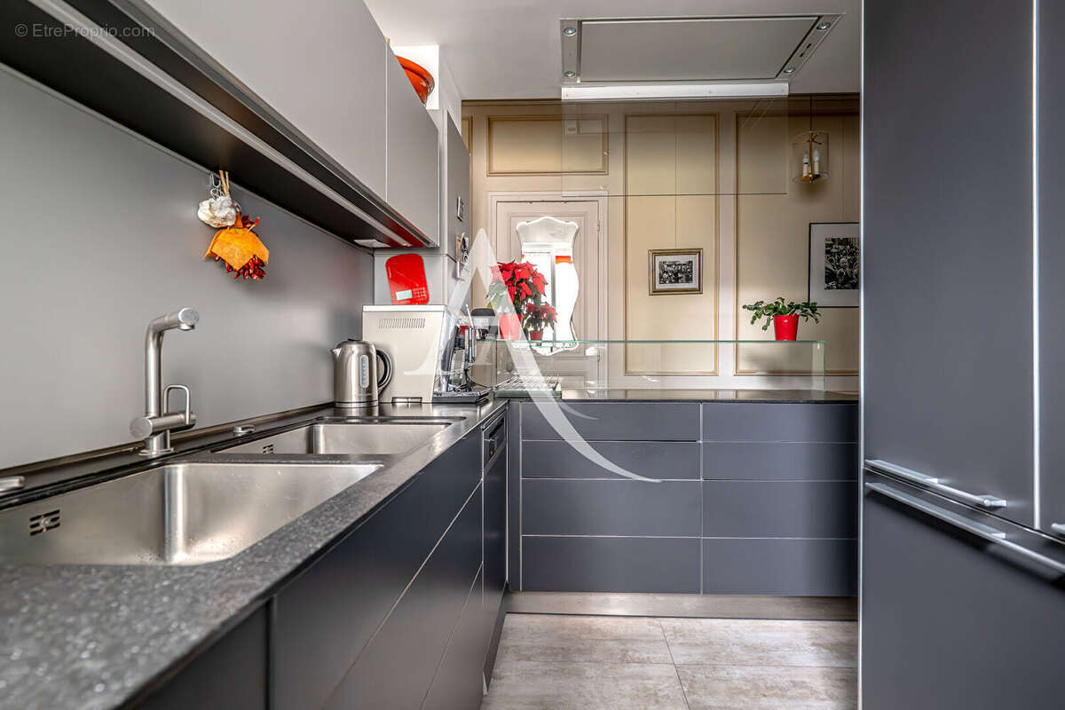 Appartement à PARIS-11E