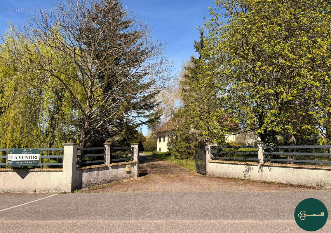 Maison à VILLEY-SAINT-ETIENNE