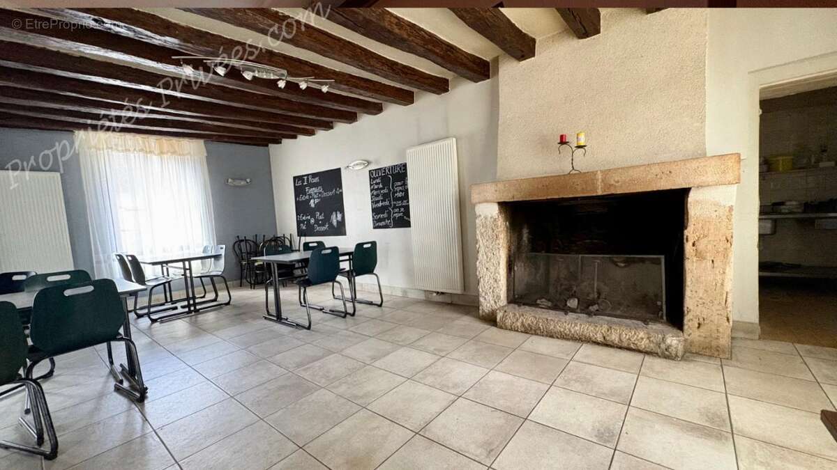 Maison à LES MONTILS