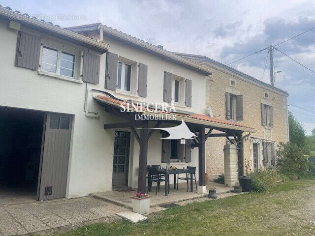 Maison à SAINT-PRIVAT-DES-PRES