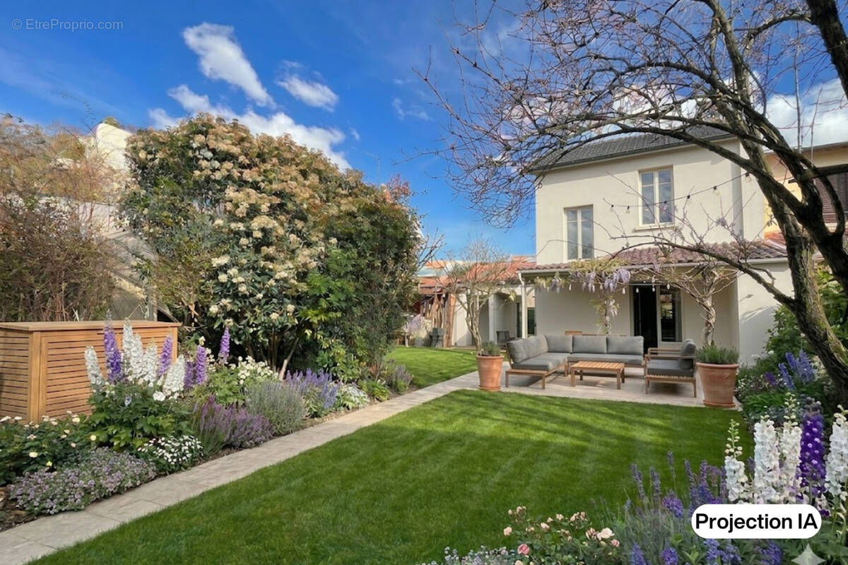 Maison à DECINES-CHARPIEU