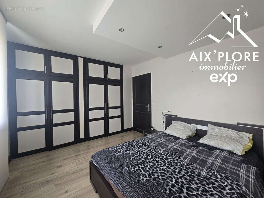 Maison 184 m² à Albens  - photo 6