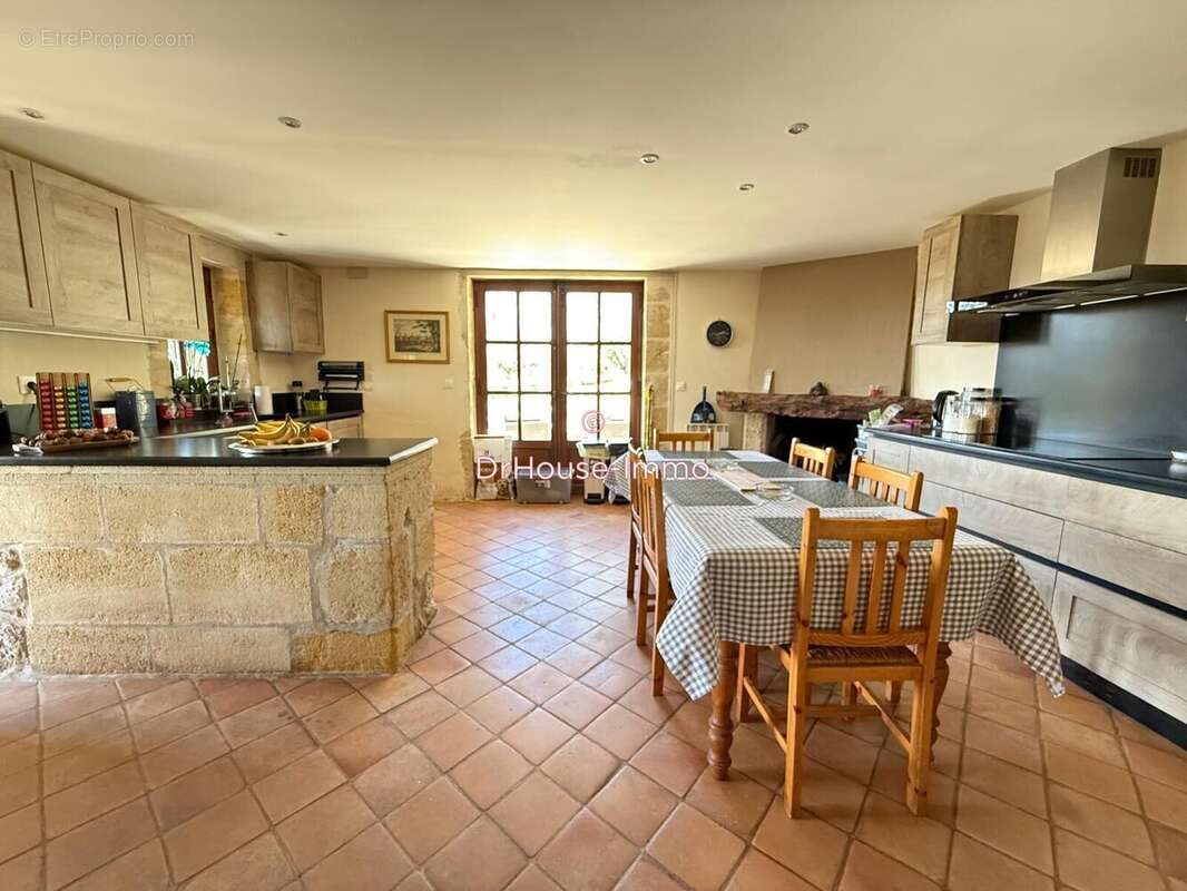 Maison à SAINT-JEAN-DE-BLAIGNAC