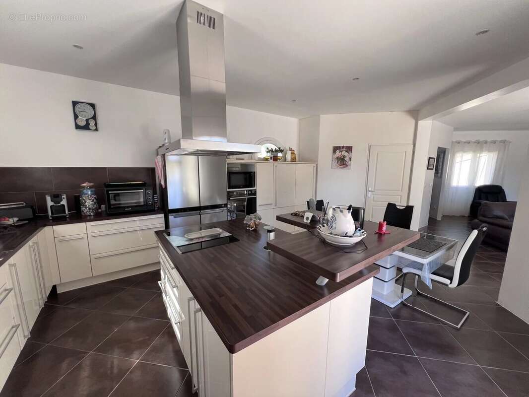 Maison à COURNONSEC