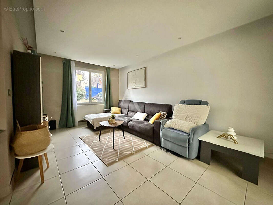 Maison à COUILLY-PONT-AUX-DAMES