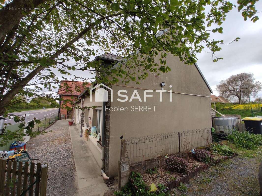 Maison 72 m² à Saint-Georges-D'elle  - photo 2