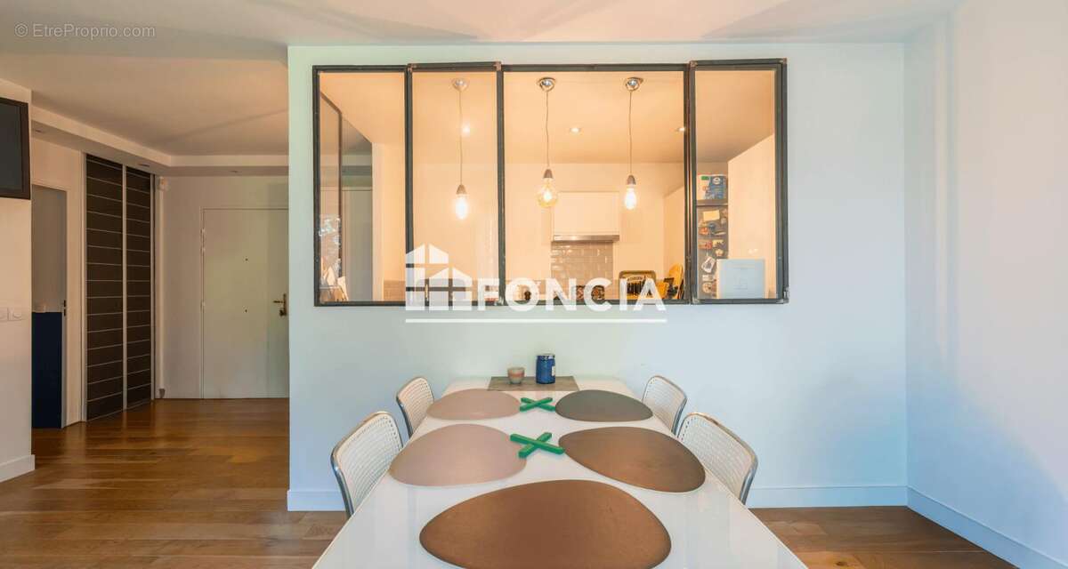 Appartement à FRESNES