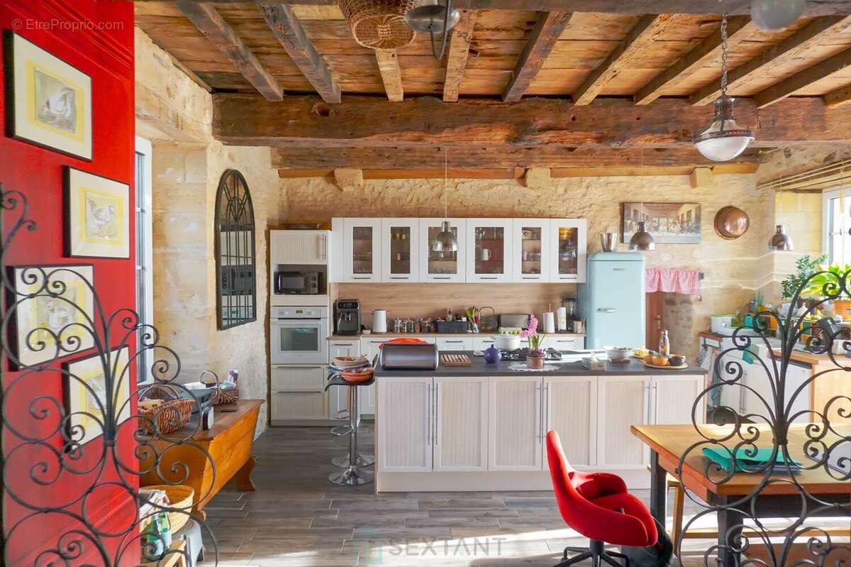 Superbe ensemble immobilier du XIXe siècle situé au coeur de la nature préservée du Périgord vert. - photo 8