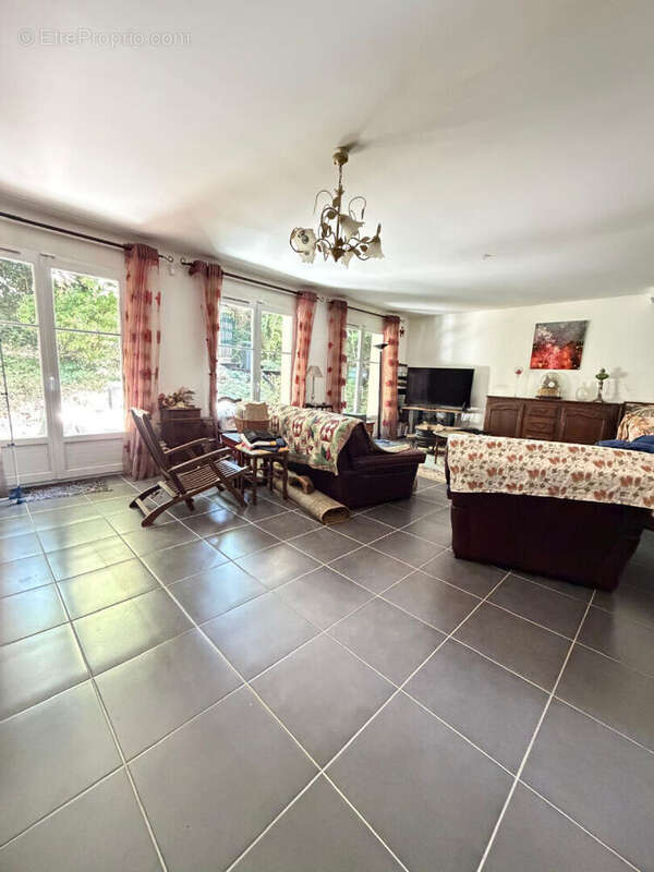 Maison à L'HAY-LES-ROSES