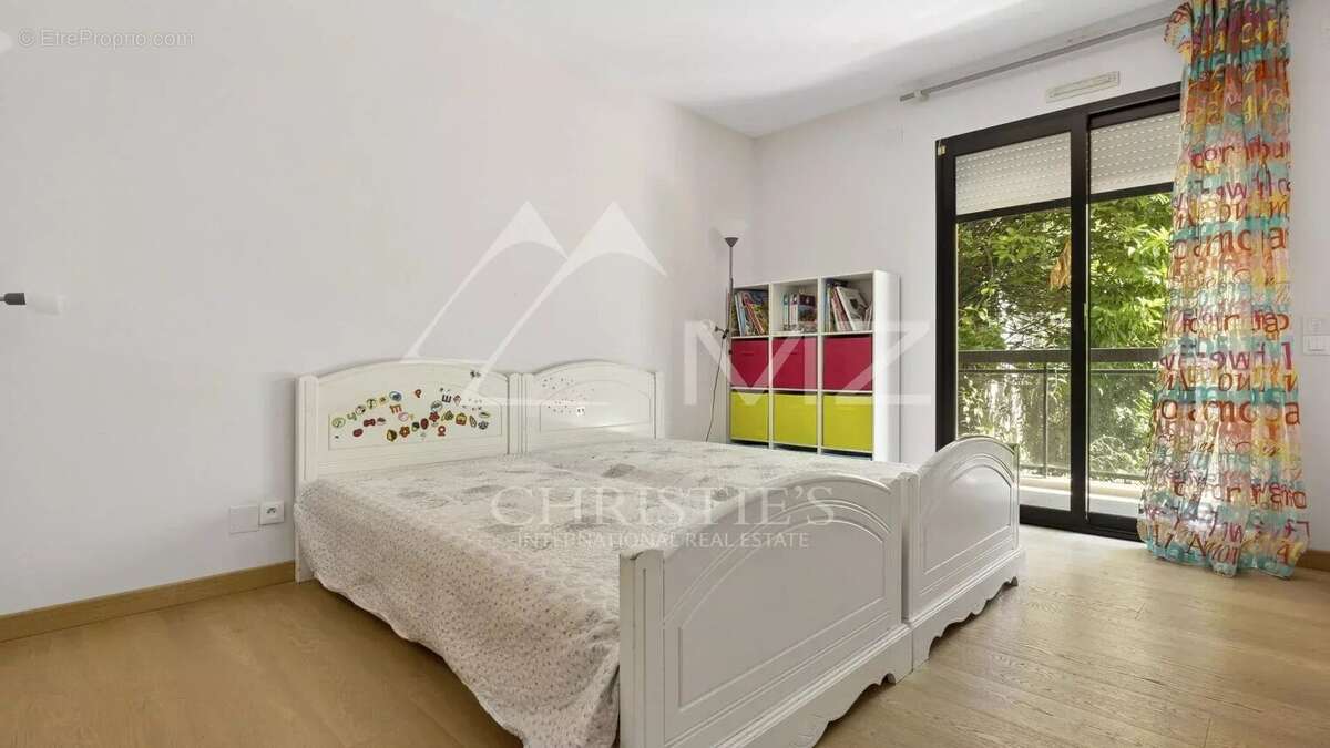 Quartier Montrose, appartement de 3 pièces avec jardin de 148m2 - photo 6