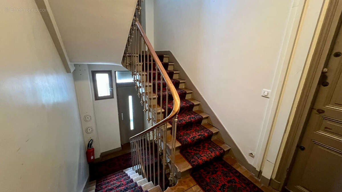 Appartement à NEUILLY-SUR-SEINE