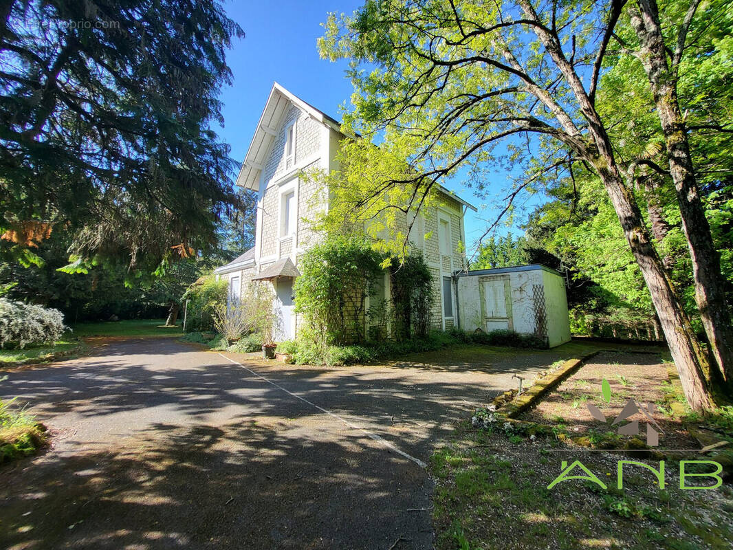 Maison à BUSSAC-SUR-CHARENTE