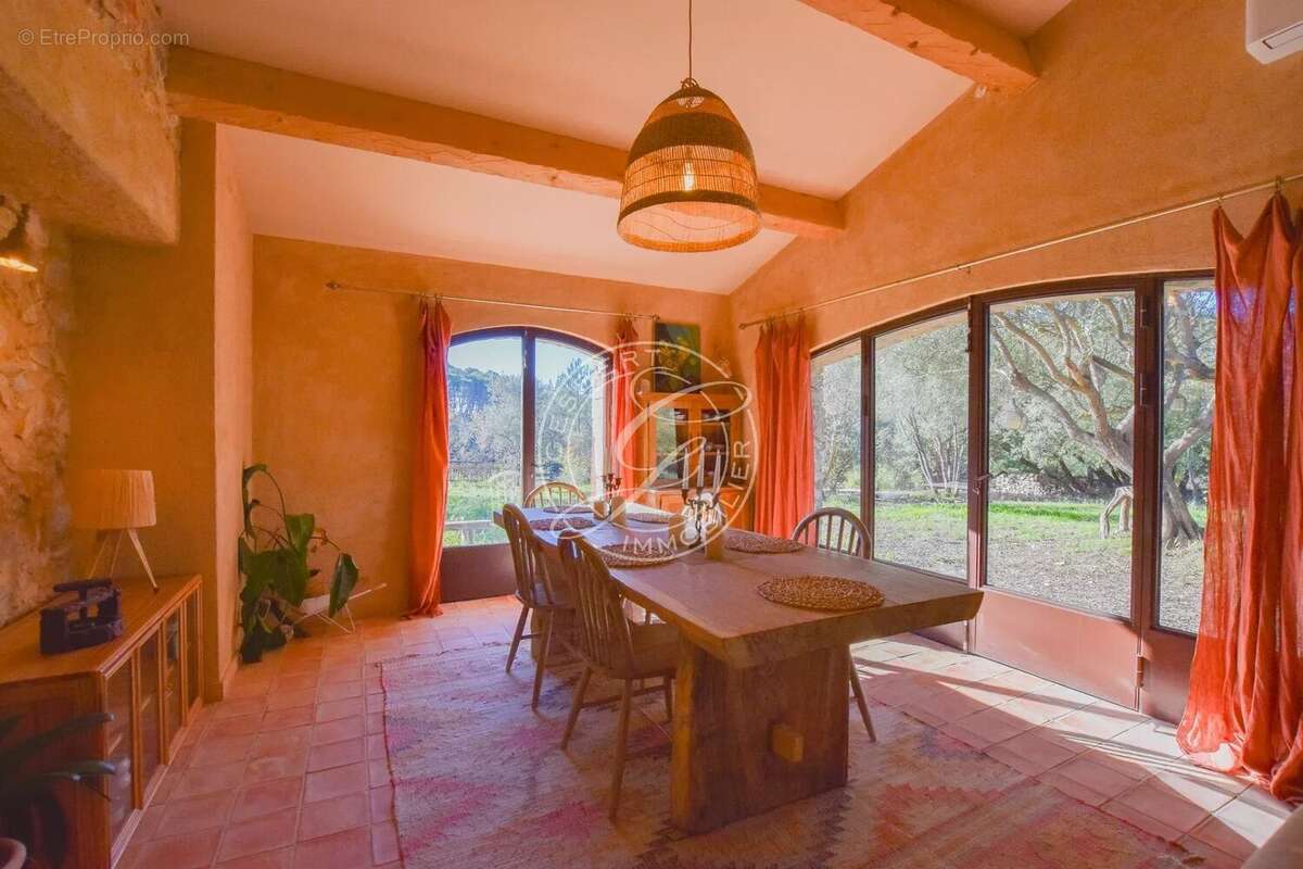 Maison à LORGUES