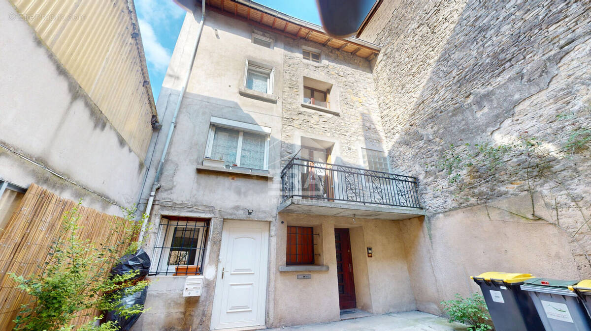 Maison à SAULT-BRENAZ