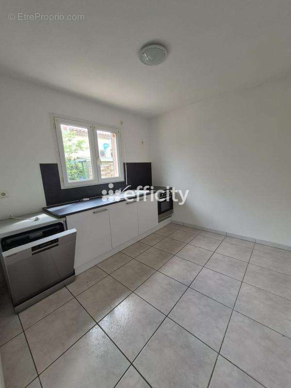 Maison 86 m² à Agde  - photo 4