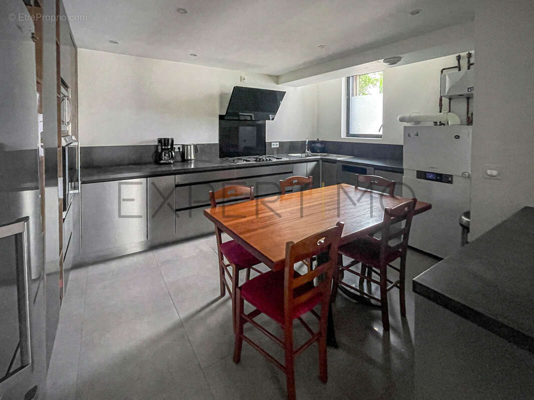 maison de 2019, 4 chambres de 141 m2 avec un garage. - photo 6