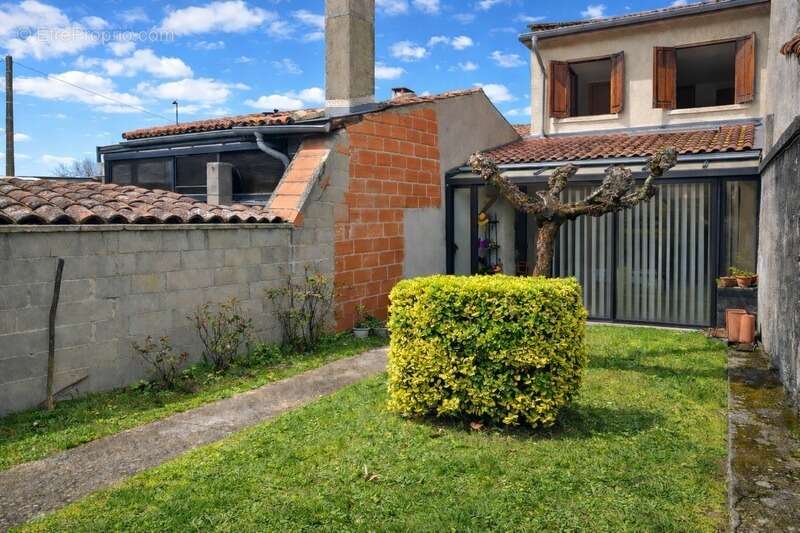 Maison à PECHBONNIEU