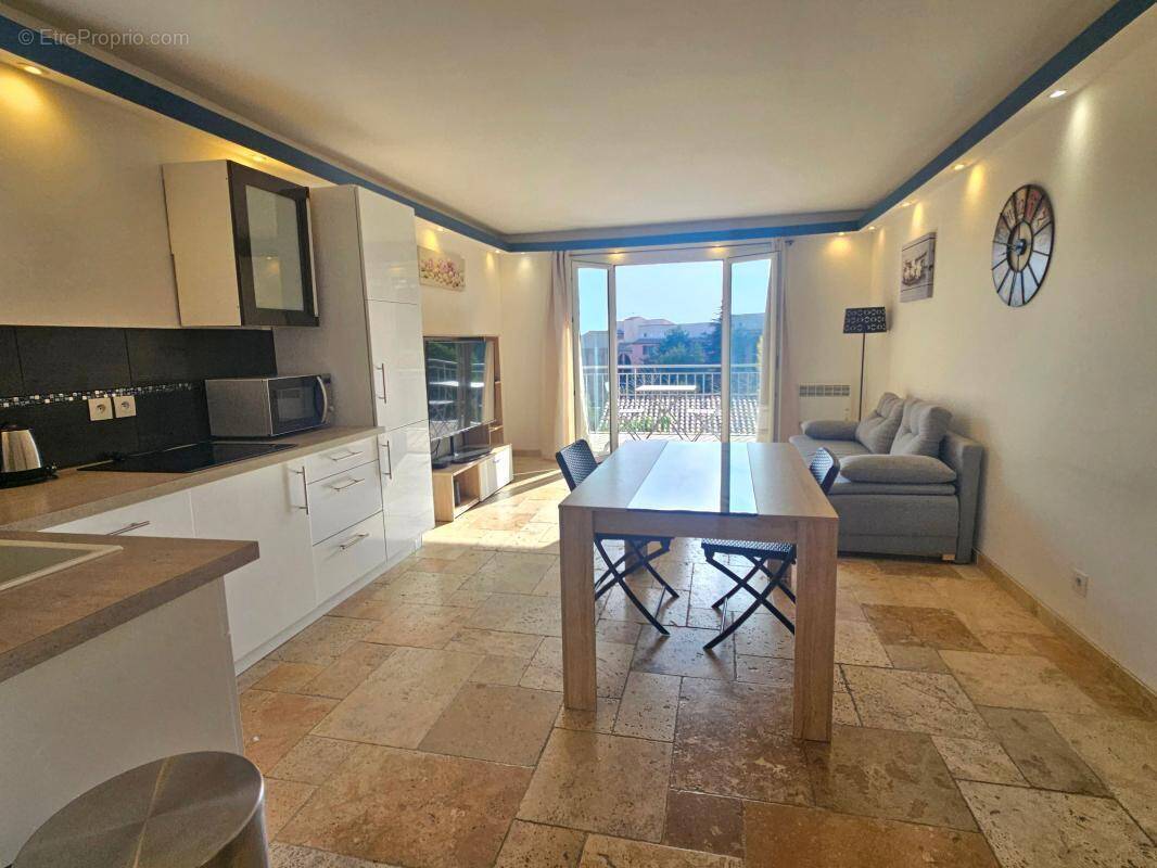 Appartement à SIX-FOURS-LES-PLAGES