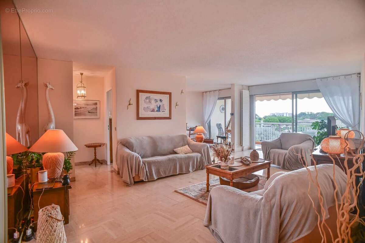 Appartement à MANDELIEU-LA-NAPOULE