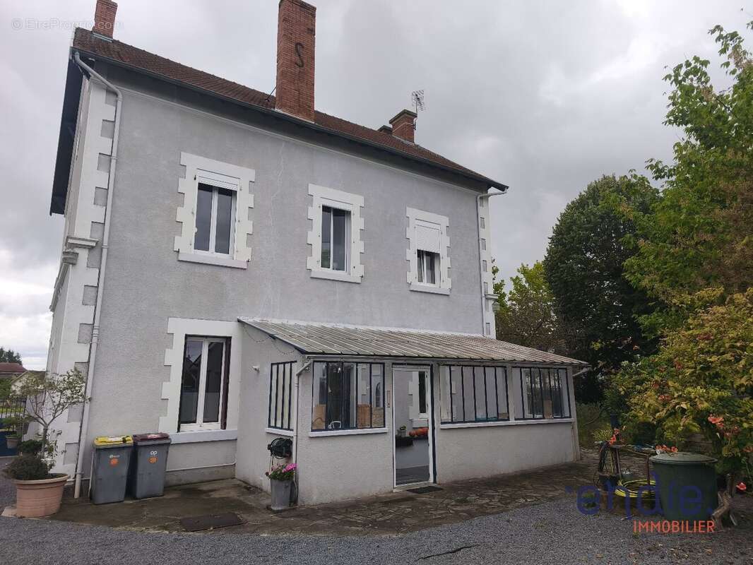 Maison à COSNE-D&#039;ALLIER