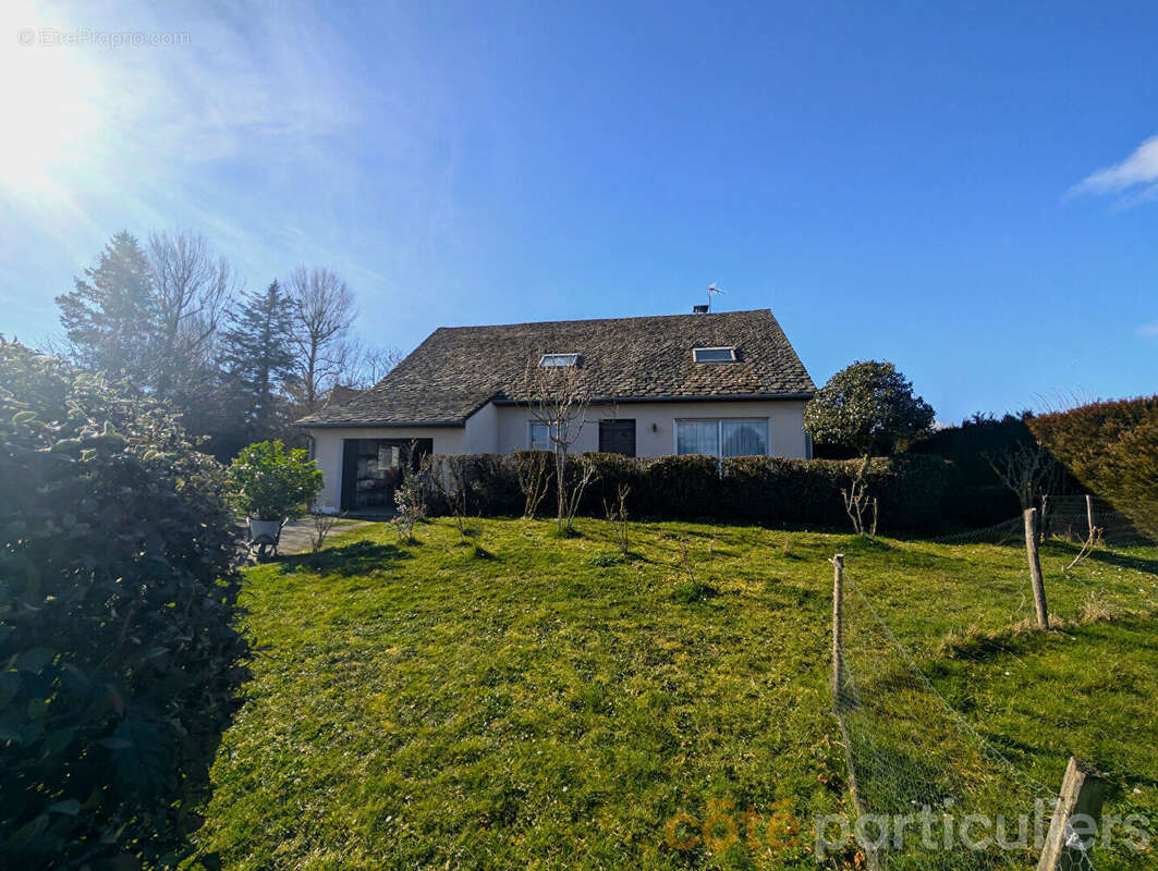 Maison à CALMONT