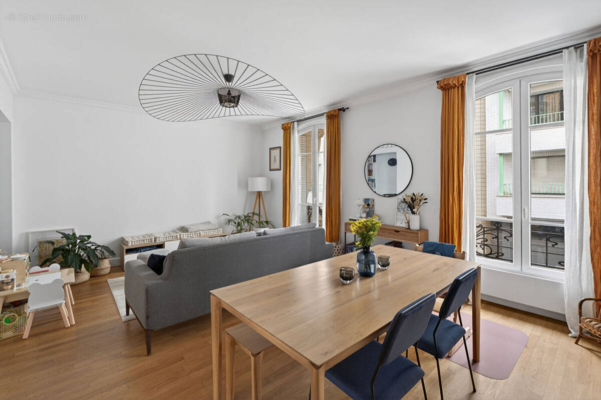 Appartement à PARIS-15E