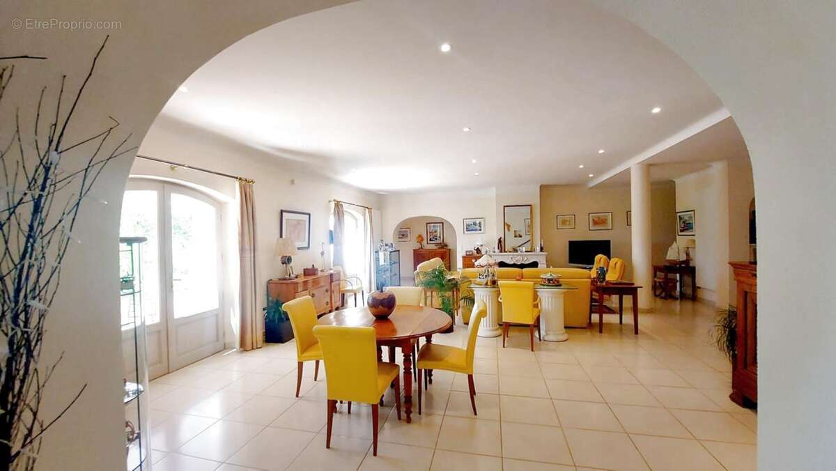 Maison à DRAGUIGNAN