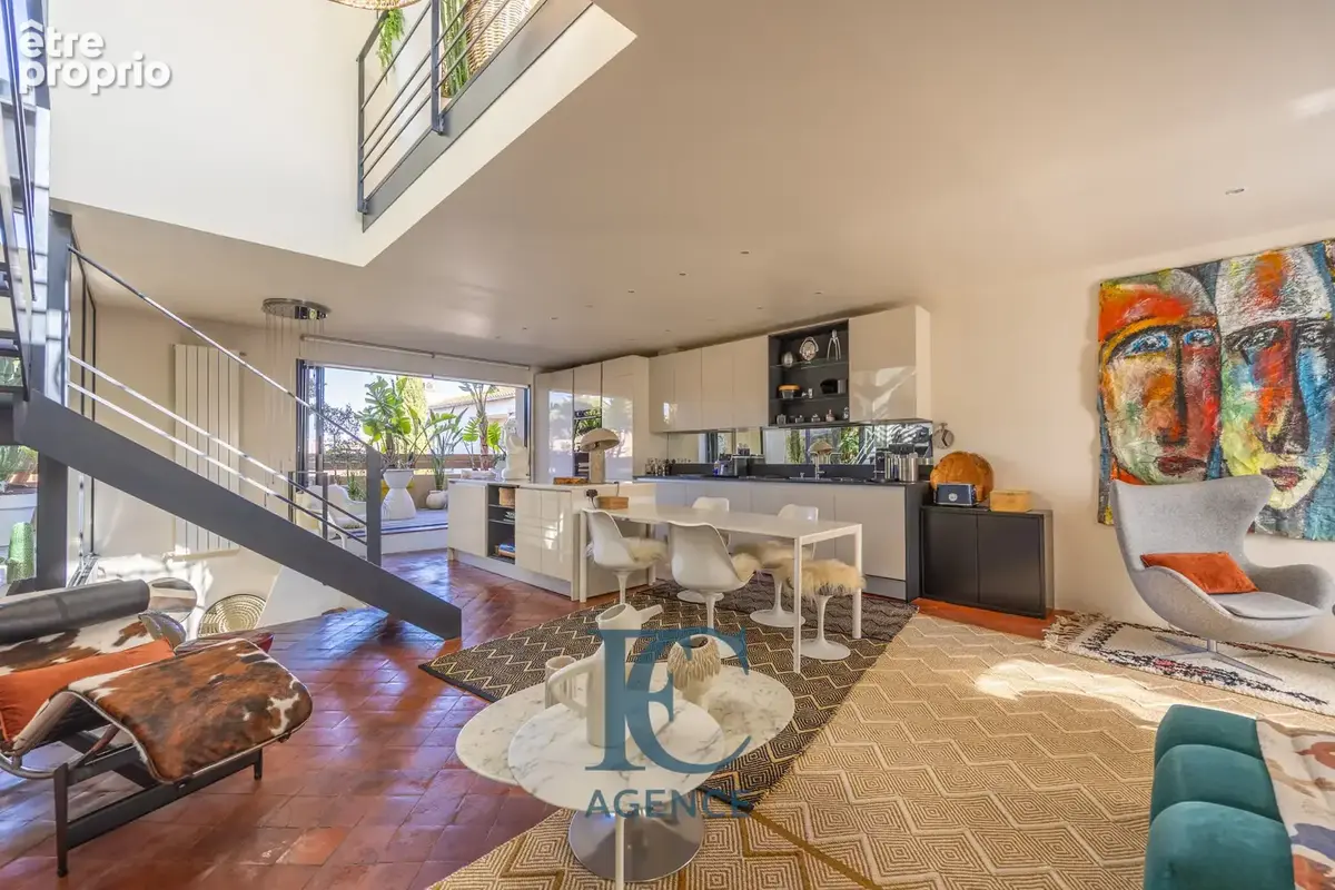 Maison d'architecte de 165 m2 au centre-ville de Sanary-sur-Mer - photo 3