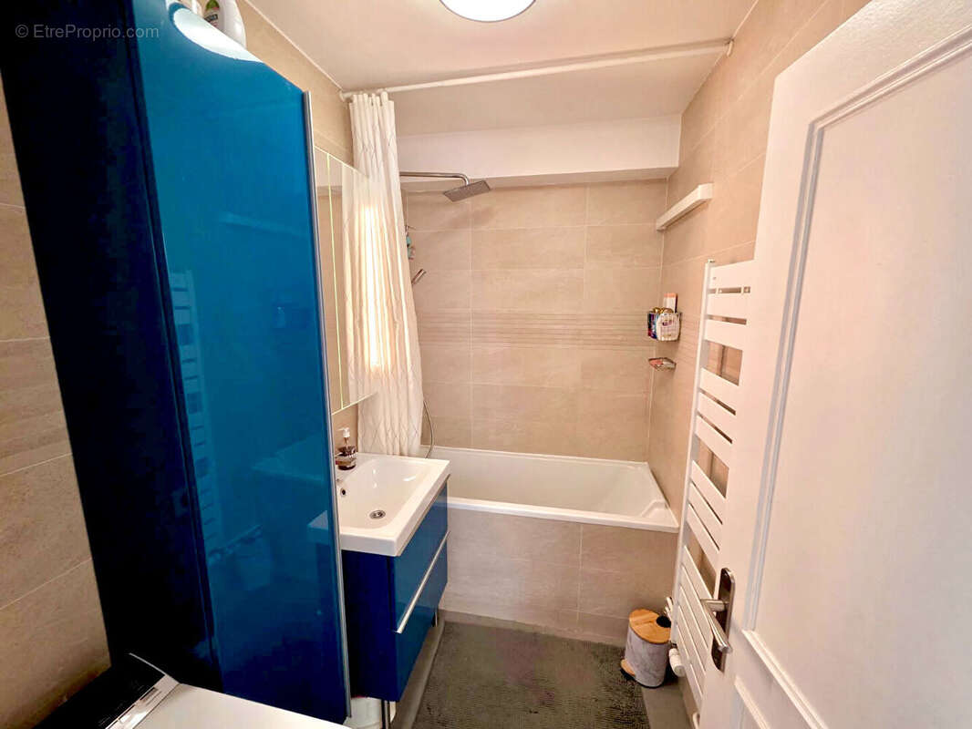 Appartement à LA GARENNE-COLOMBES