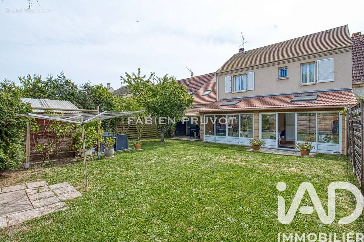 Photo 1 - Maison à MONTIGNY-LES-CORMEILLES