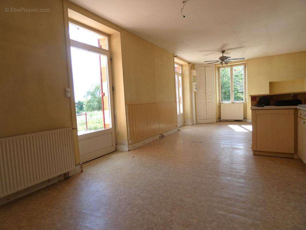 Maison 94 m2 habitables / 3 chambres / grange / terrain 1 hectare environ - photo 11