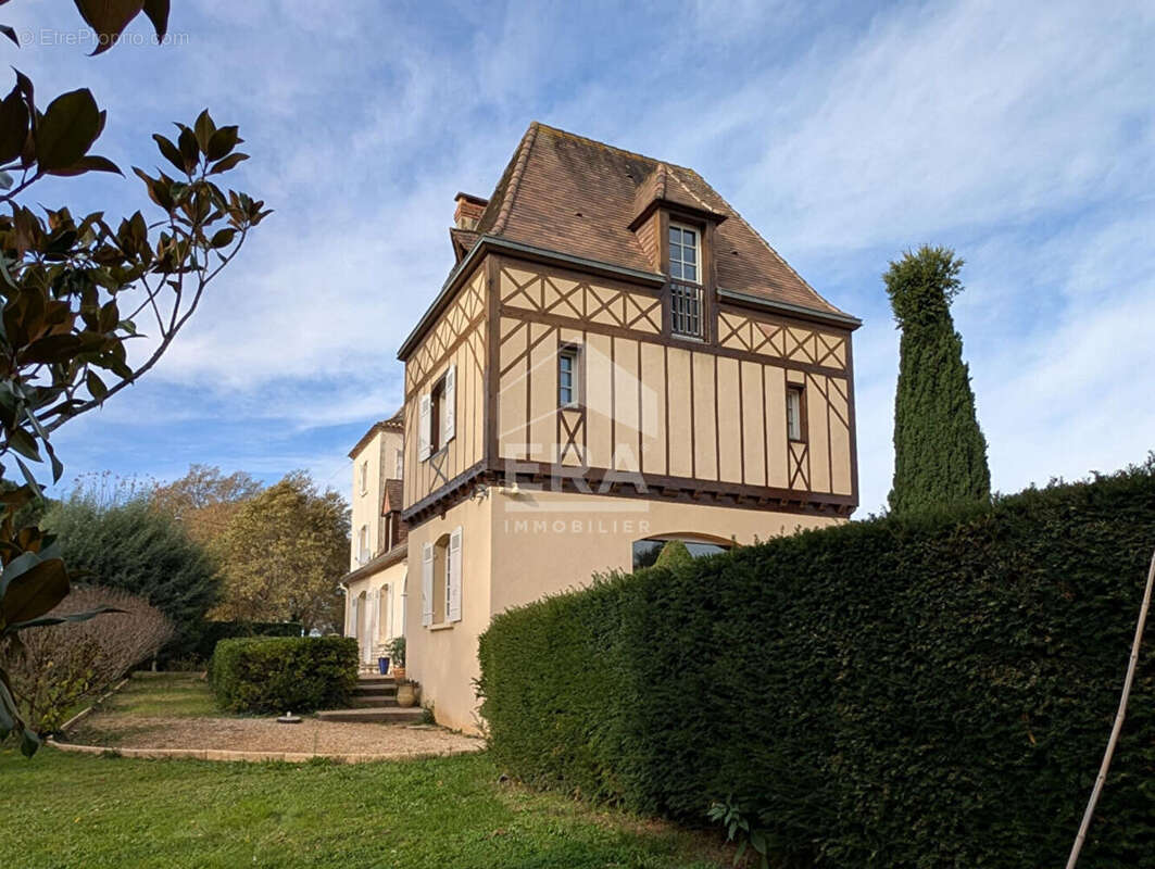 Maison à MONTPON-MENESTEROL