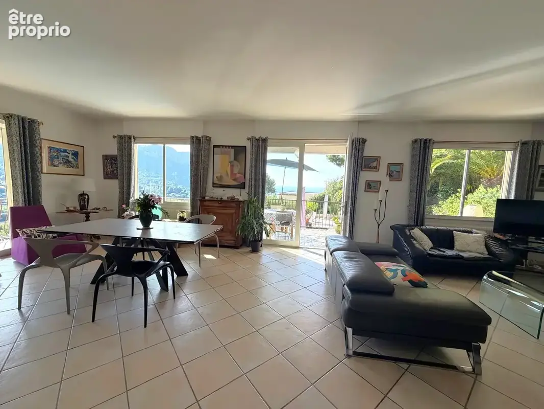 Cassis - Vente maison avec garage, piscine & vue mer - photo 9