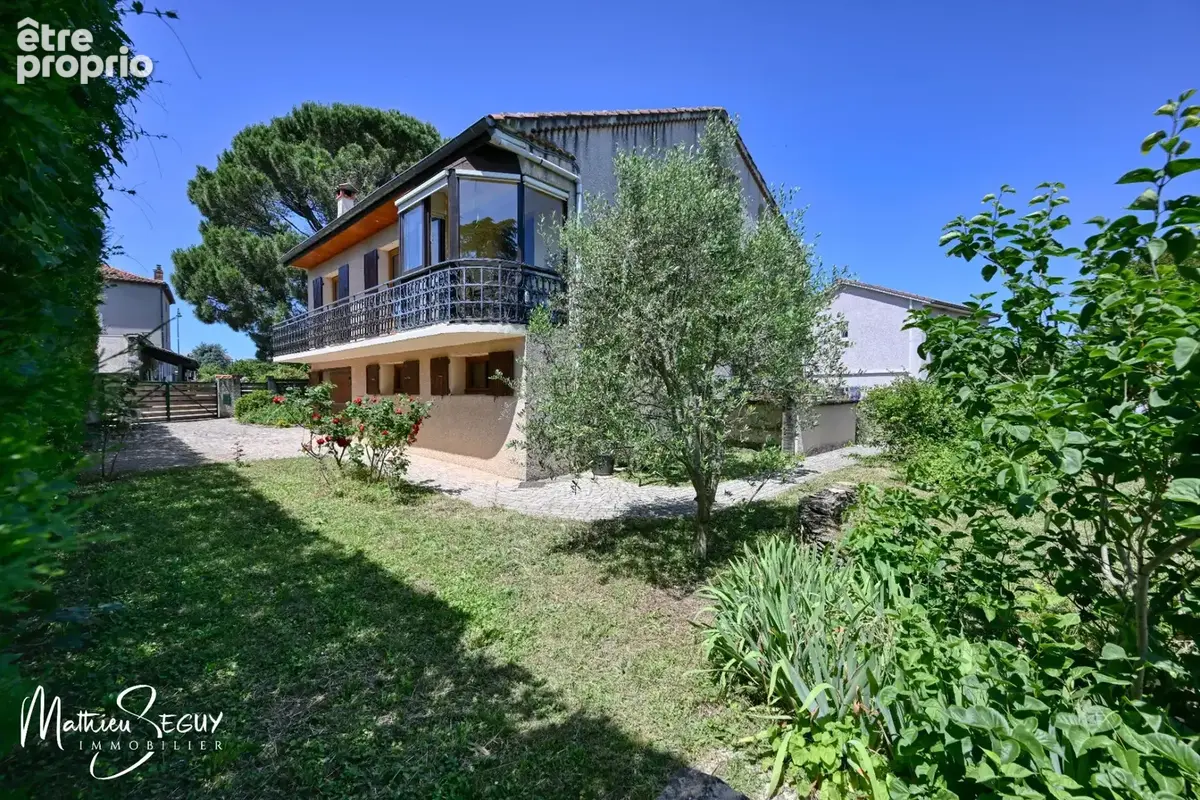 Grande maison P7 sur un grand terrain au coeur de SAINT JEAN DE TOUSLAS - photo 2
