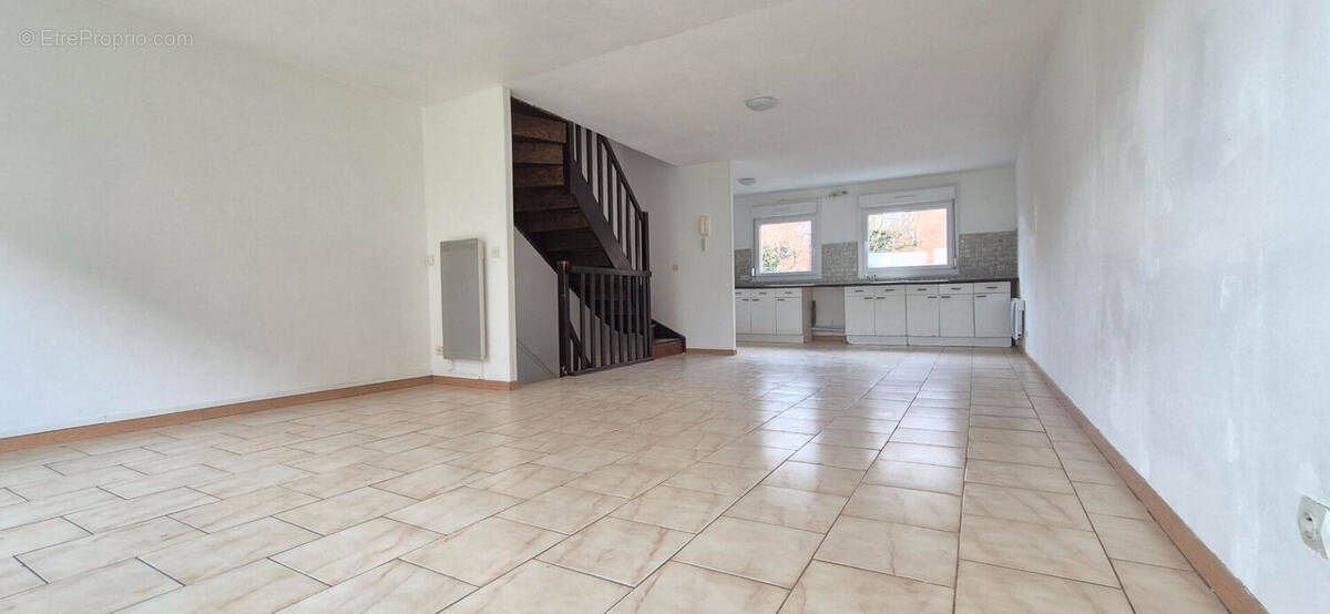 Maison à BRUAY-LA-BUISSIERE