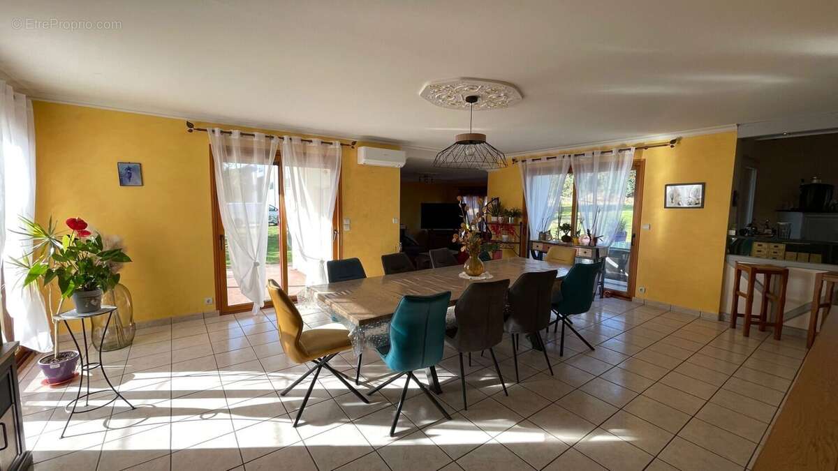 Maison à LA HAIE-TRAVERSAINE