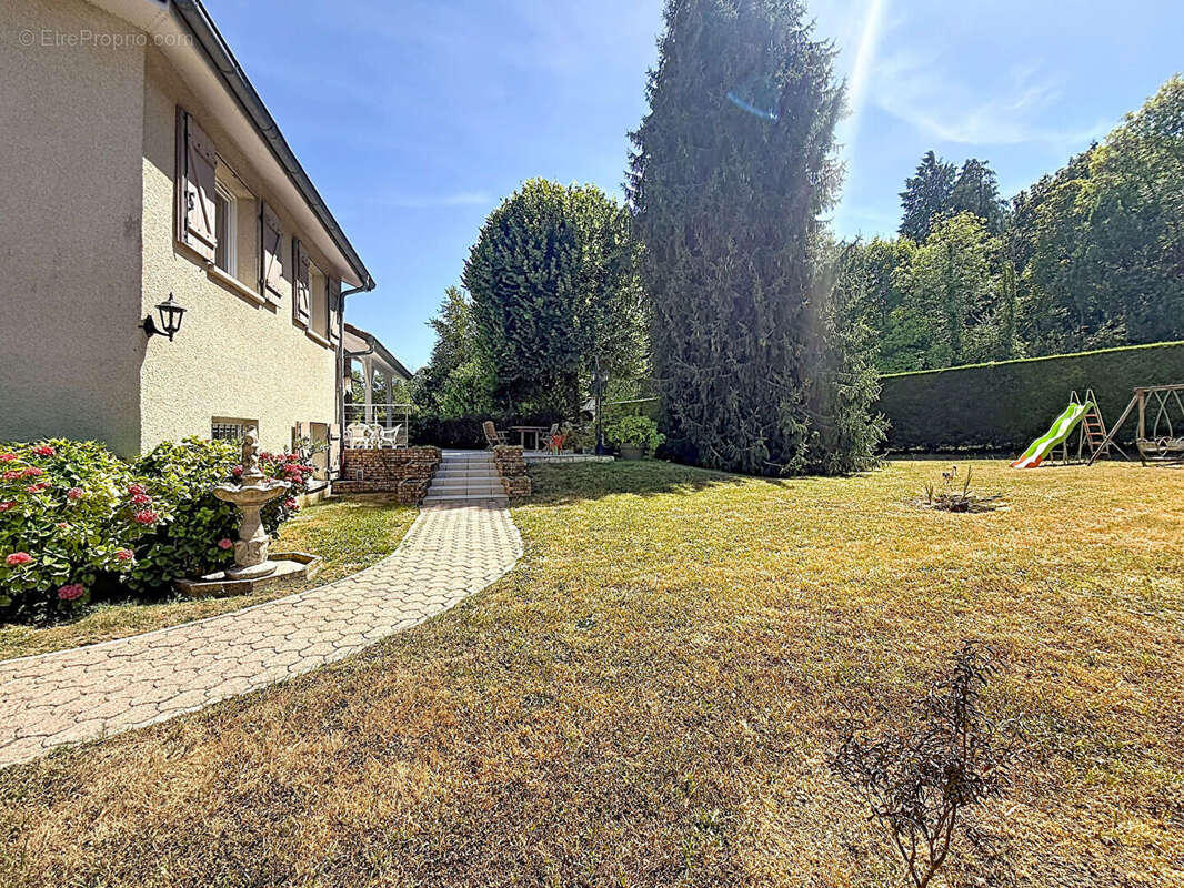 Belle maison de caractères de 134m2 avec piscine, sous sol, atelier sur un terrain de 2085m2 - photo 18