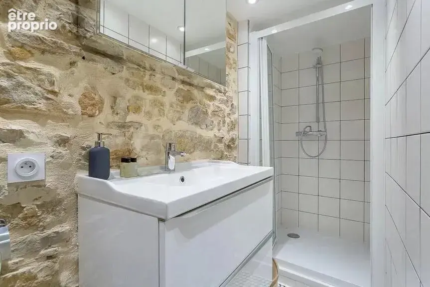 T1 Bis esprit loft rénové quartier Ainay - photo 9